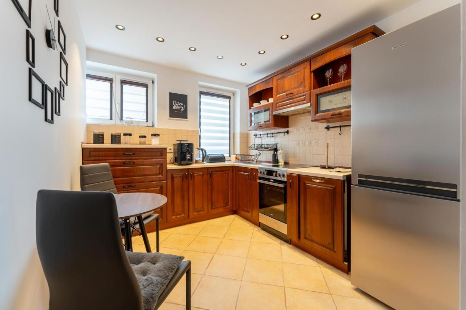 Apartament Ratuszlove - 2 Osobne Sypialnie, Z Widokiem Na Ratusz - By Spaceapart يلينيا غورا المظهر الخارجي الصورة